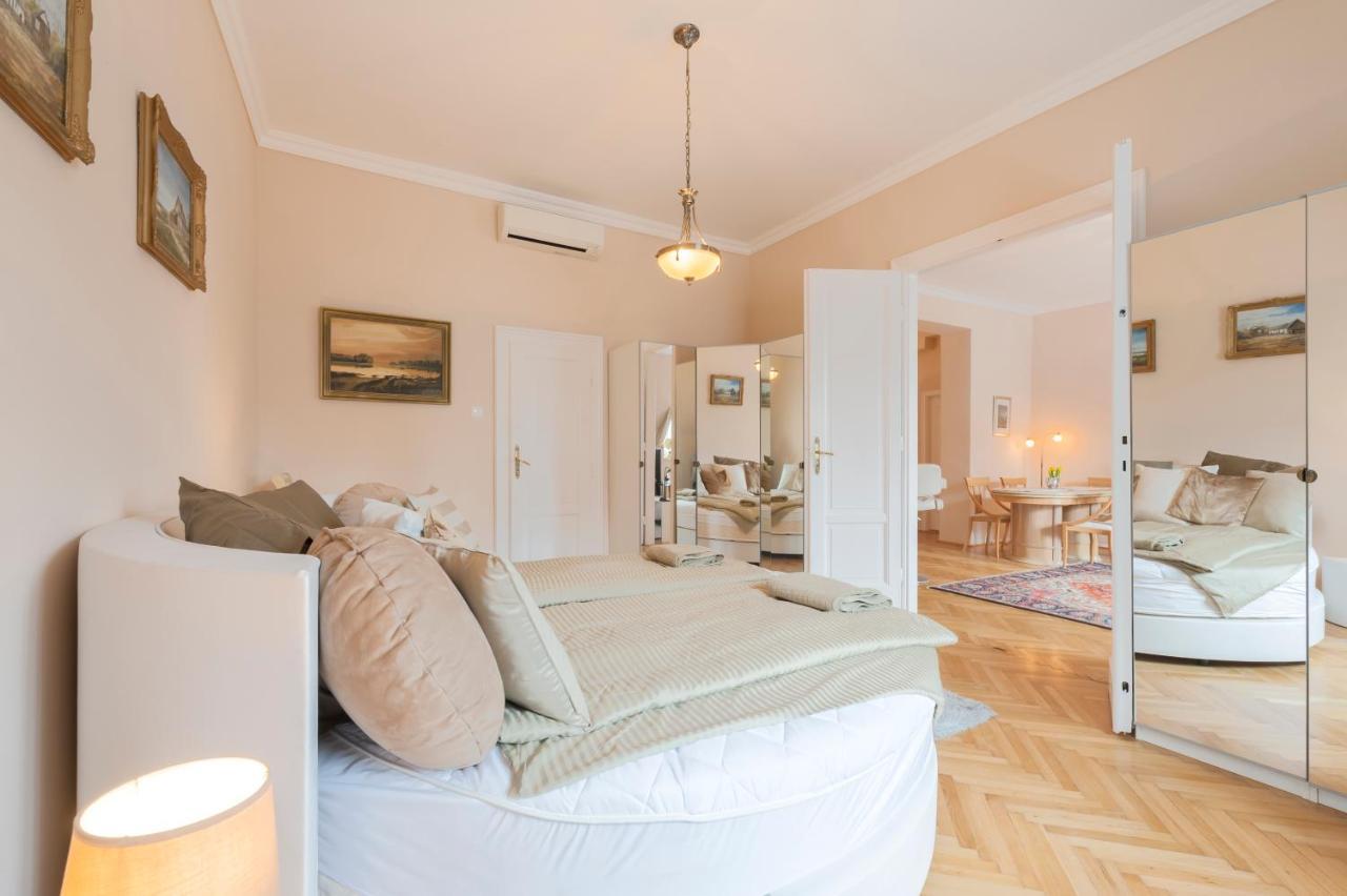 Opera & Basilica 2 Bedrooms With Balcony Budapest Ngoại thất bức ảnh